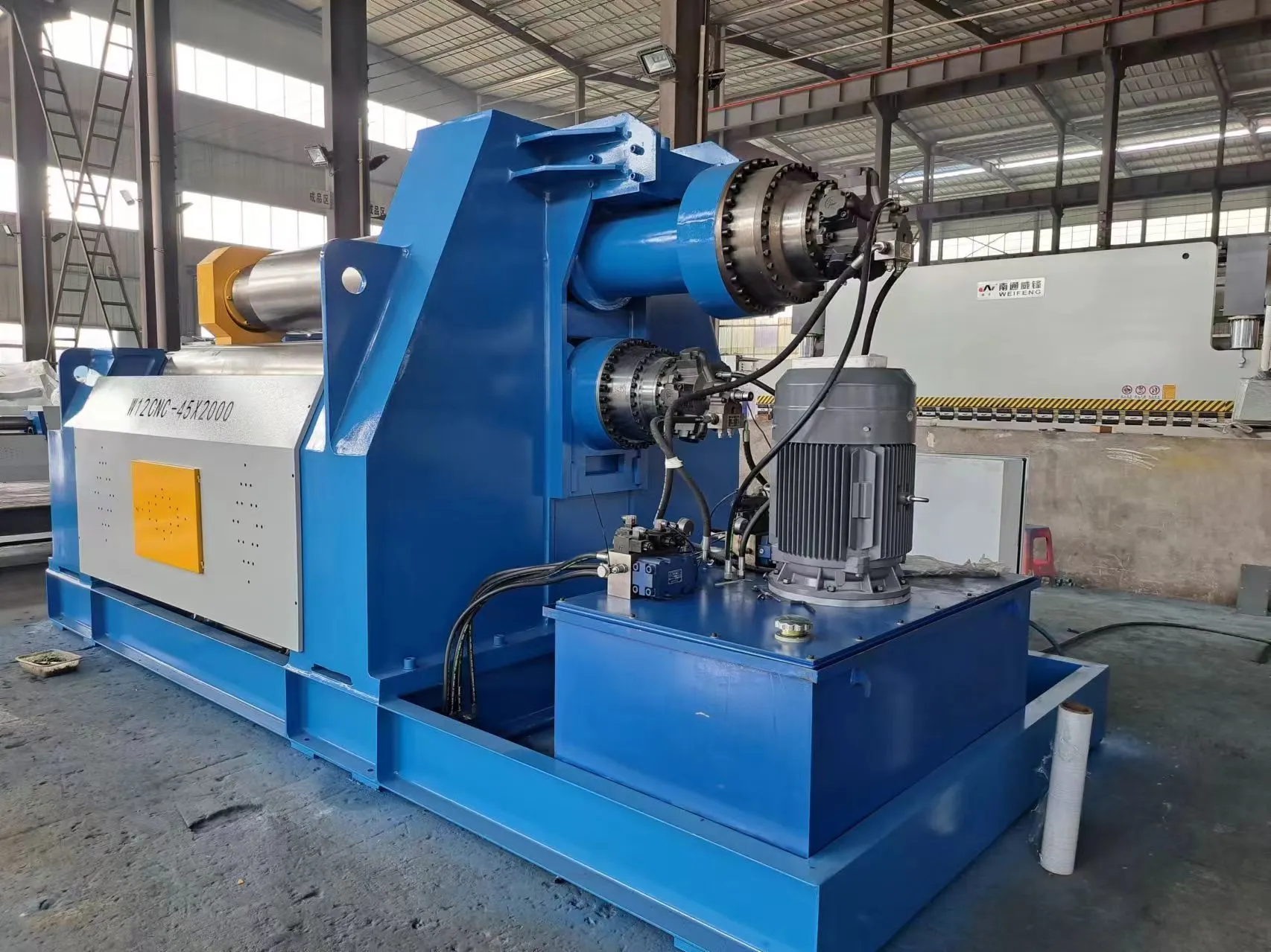 Echipament de calandrare (rulare) a tablei, cu 4 role, hidraulic, cu control CNC 1