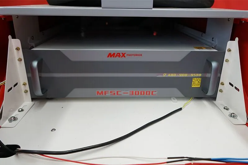 Echipament de curățare laser pentru metal, 3 kW, design nou, cu sistem Chaoqiang DXTECH MHC30 2