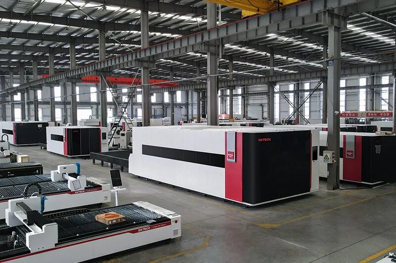 Mașină de tăiere cu laser cu fibră, cu masă de schimb completă, seria SP, 1,5 kW, 3 kW și 6 kW, pentru tăierea tablei metalice 1