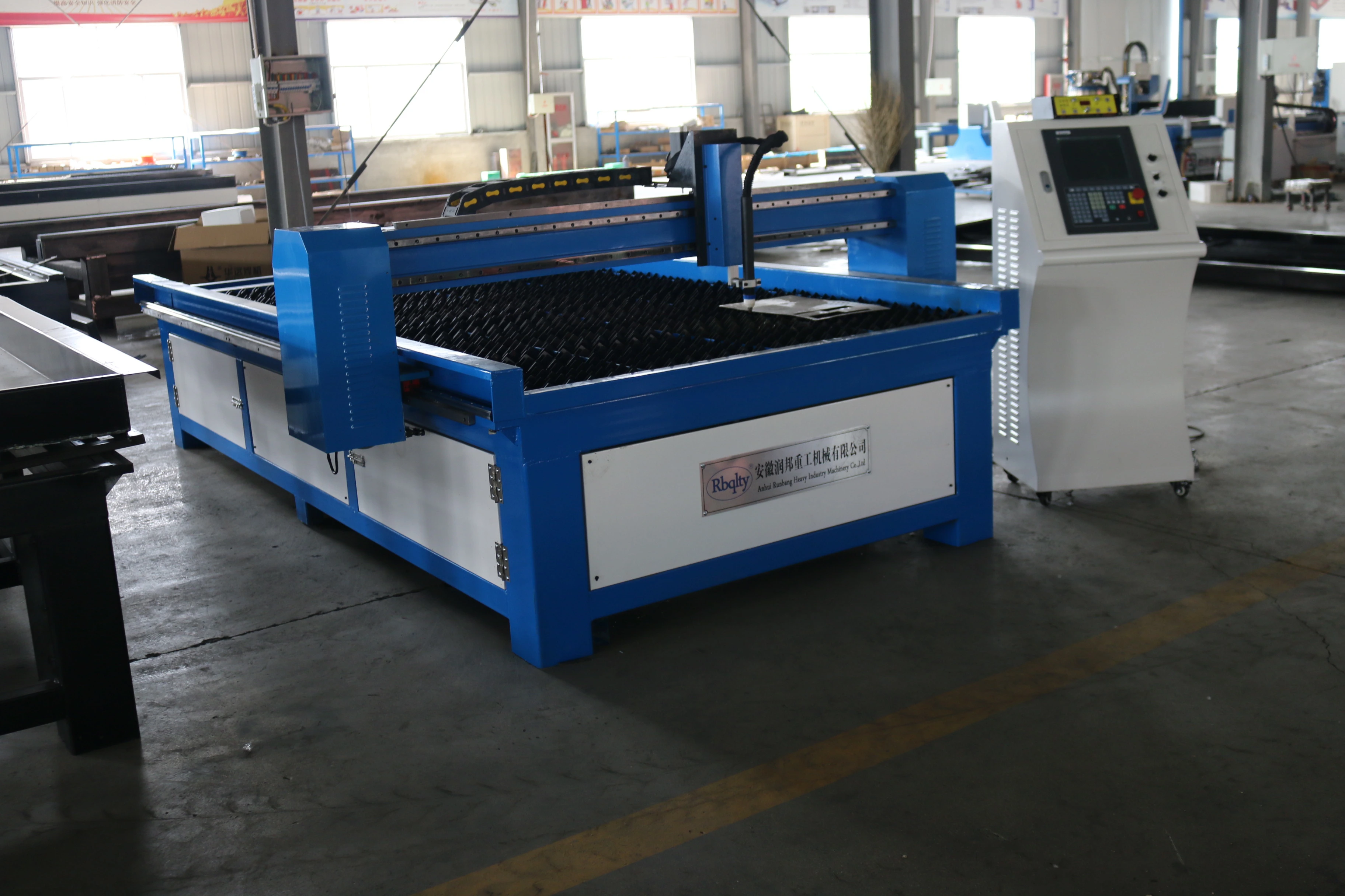 Echipament CNC de tăiere cu plasmă pentru tablă metalică, tip masă, RB1530 2