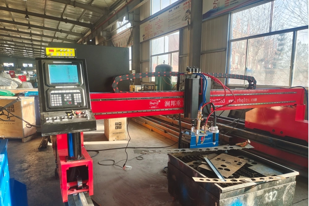Echipament de tăiere cu plasmă, tip portal (gantry), RB3060 1