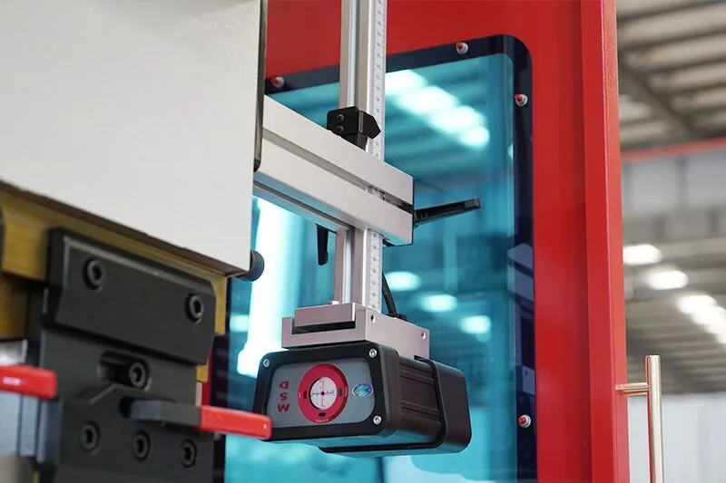 Echipament automat de îndoire a tablei metalice, de înaltă eficiență, cu robot cu 6 axe 3