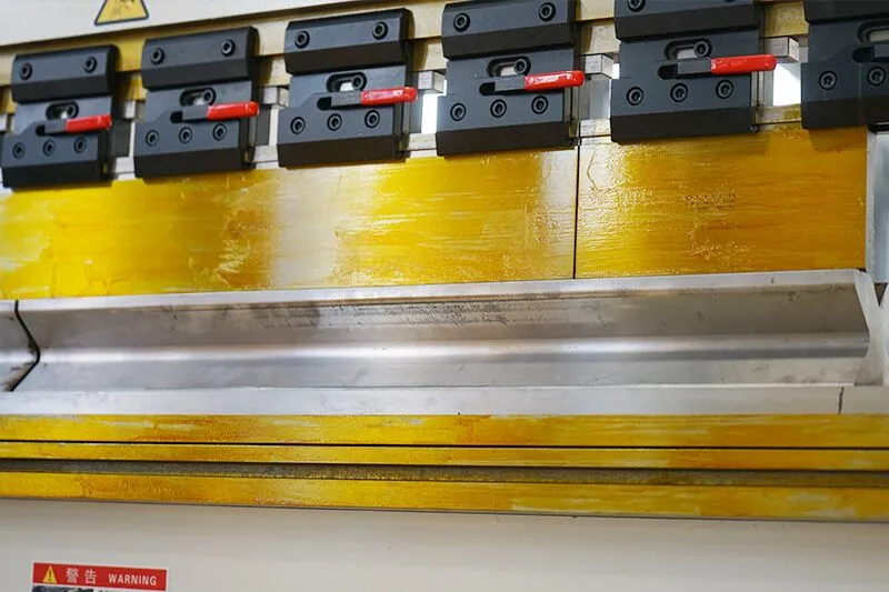 Echipament automat de îndoire a tablei metalice, de înaltă eficiență, cu robot cu 6 axe 5