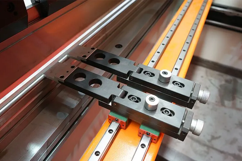 Echipament CNC hidraulic de îndoire, DX-125T/3200mm, cu sistem ESA 630 2
