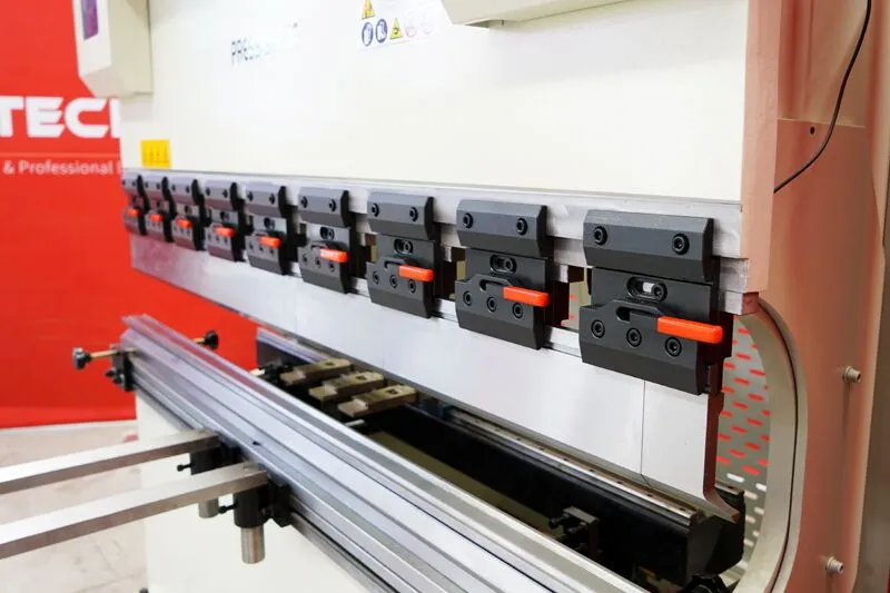 Echipament CNC hidraulic de îndoire, seria ESA S630 (80T/2000mm, 125T/2500mm) 3