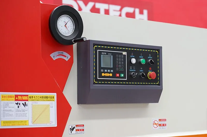 Foarfecă pentru tăierea tablei metalice, DX-11NC-6×3200 3